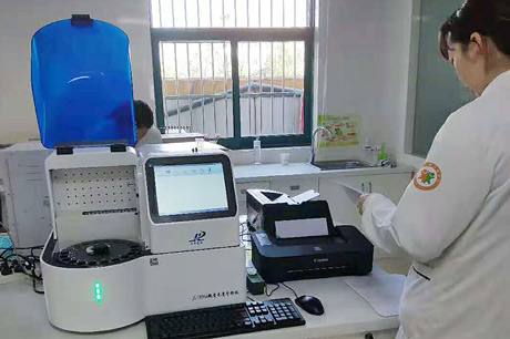 蓝狮在线生物介绍怎么让儿童获得微量元素？